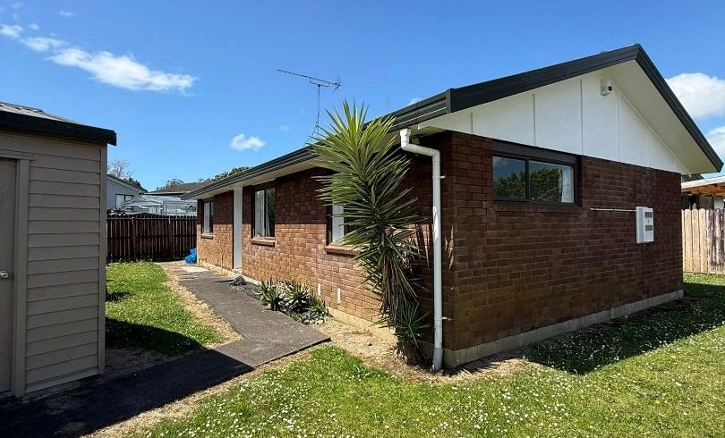  at 2/6 Trimdon Street, Randwick Park, Manukau City, Auckland