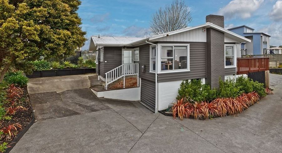  at 10 Saffron Street, Birkdale, North Shore City, Auckland