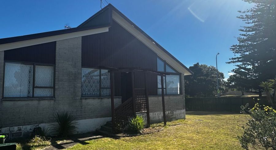  at 1/69 Butley Drive, Farm Cove, Auckland