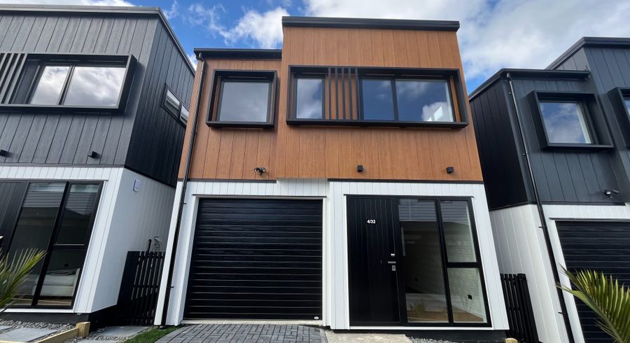  at 4/32 Bradbury Road, Botany Downs, Auckland