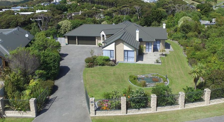  at 8 Scoresby Grove, Whitby, Porirua
