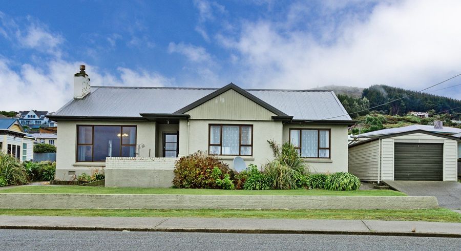  at 180 Marine Parade, Bluff, Bluff