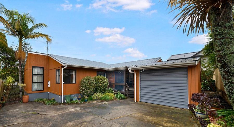  at 1/24 Blacklock Avenue, Henderson, Waitakere City, Auckland