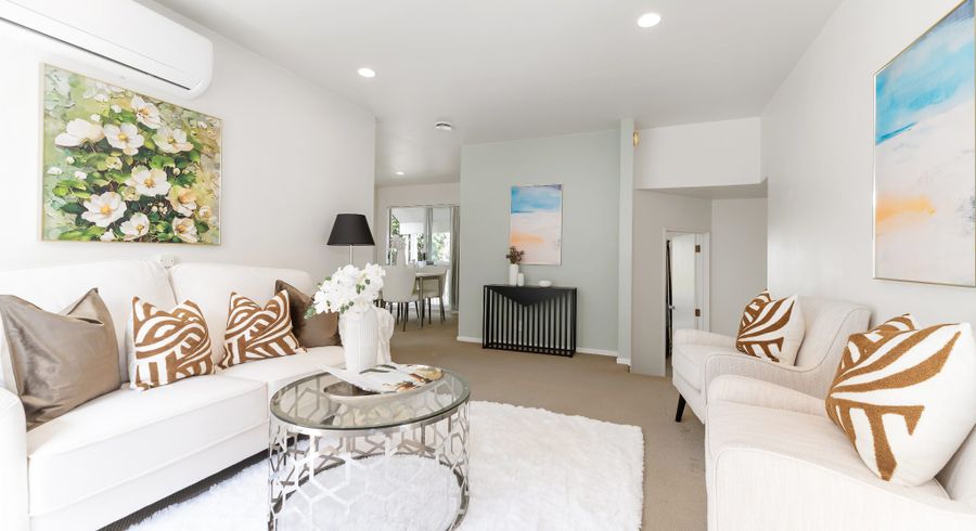  at 2/152 Sunset Road, Unsworth Heights, North Shore City, Auckland