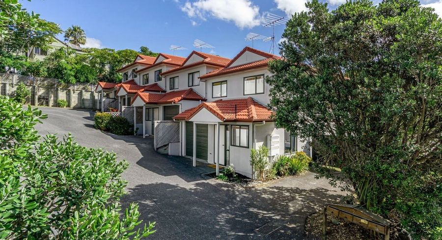  at 2/5 Nimstedt Avenue, Oteha, North Shore City, Auckland