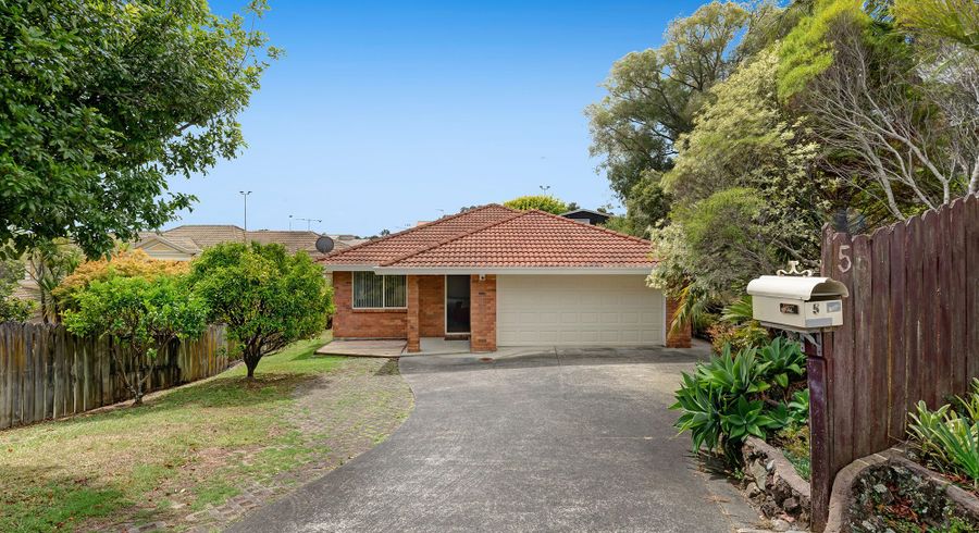  at 5 Ian Marwick Place, Birkenhead, Auckland