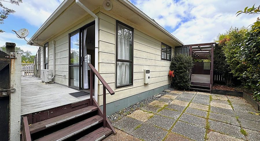  at 3 Benita Pl--Viewing--On Sat 10th May at 2:20-2:40pm, Sunnyvale, Waitakere City, Auckland