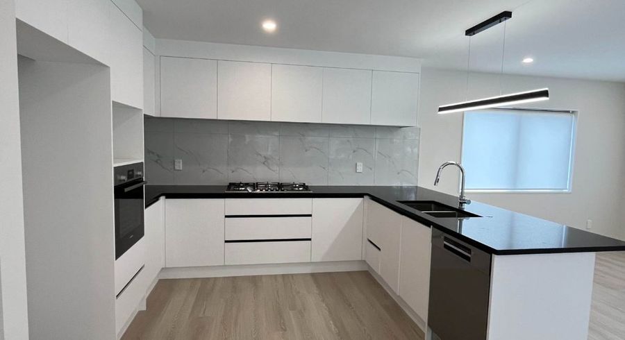  at 29 Robert Burke Place, Henderson, Waitakere City, Auckland