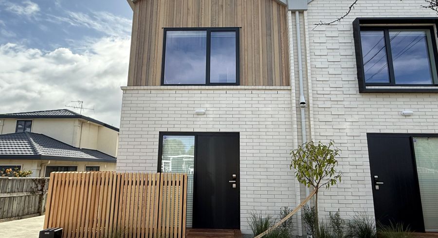  at 2/43 Heretaunga Street, Petone, Lower Hutt, Wellington