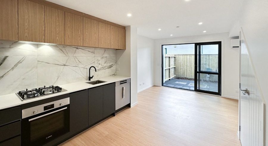  at 4/6 Victoria Street, Ebdentown, Upper Hutt, Wellington