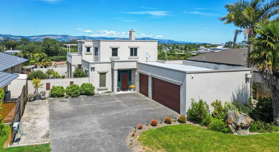  at 55 Royal Oak Drive, Kelvin Grove, Palmerston North