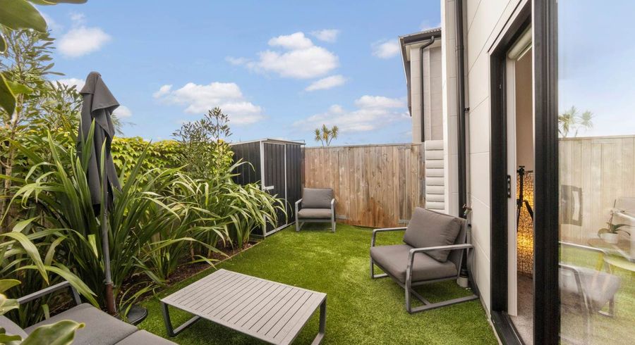  at 4/80 Awaroa Road, Sunnyvale, Waitakere City, Auckland