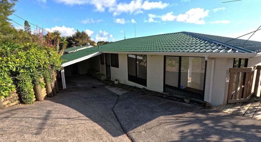  at 951 East Coast Road, Torbay, North Shore City, Auckland