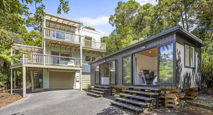  at 10 Turanga Road, Henderson Valley, Auckland