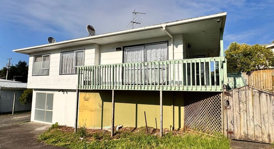  at 2/27 Hutchinson Avenue, New Lynn, Waitakere City, Auckland