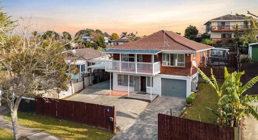  at 5 Lendenfeld Drive, Papatoetoe, Manukau City, Auckland