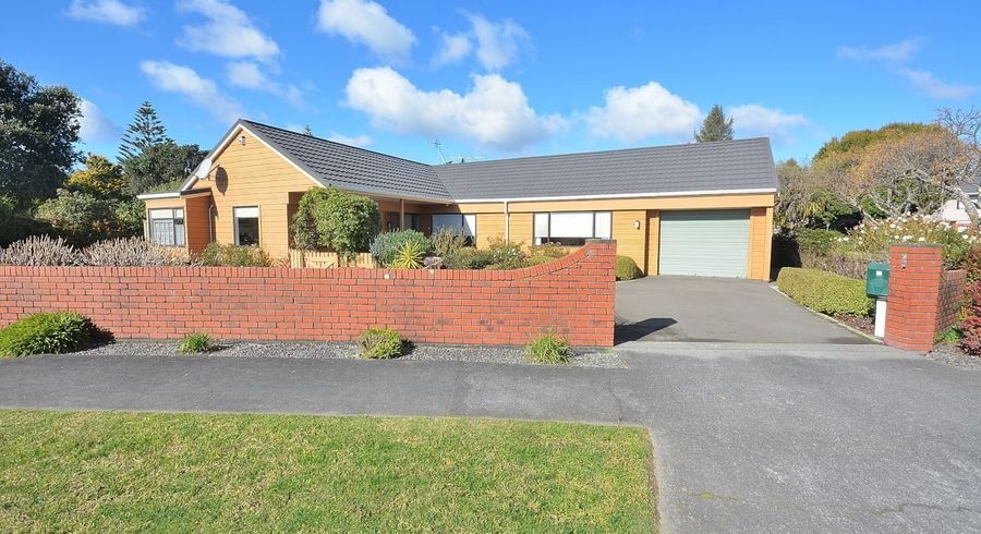  at 1 Oak Bay, Waikanae