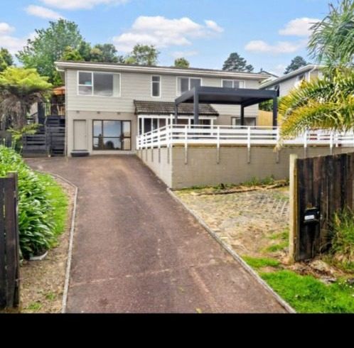  at 16 Glenbervie Crescent, Massey, Waitakere City, Auckland