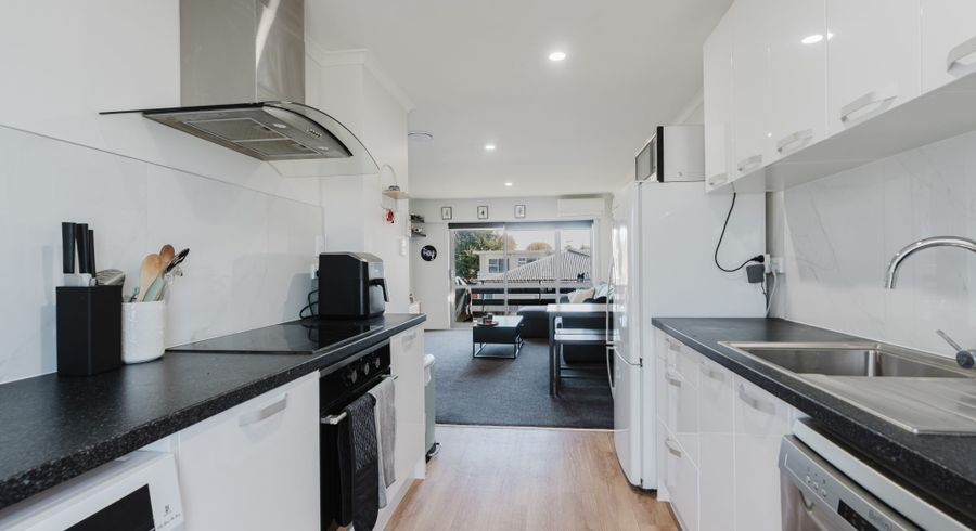  at 2/10 Avon Street, Frankton, Hamilton, Waikato