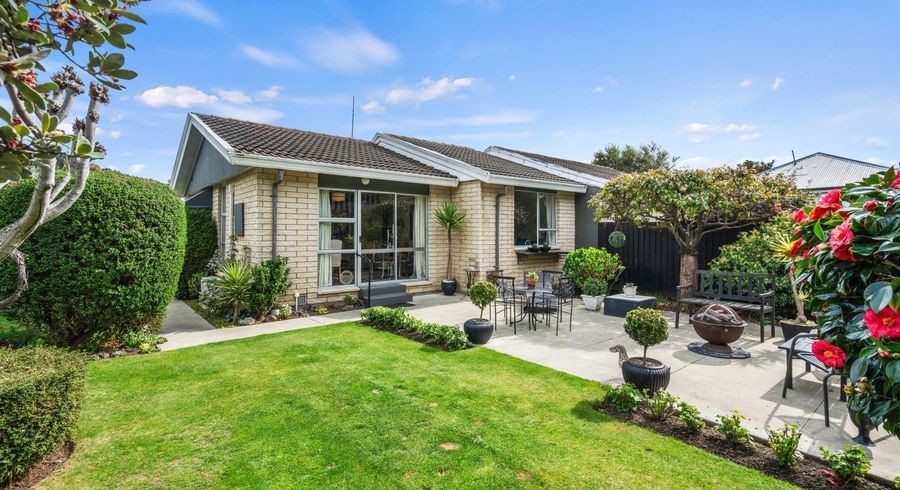  at 1/77 Bridle Path Road, Heathcote Valley, Christchurch
