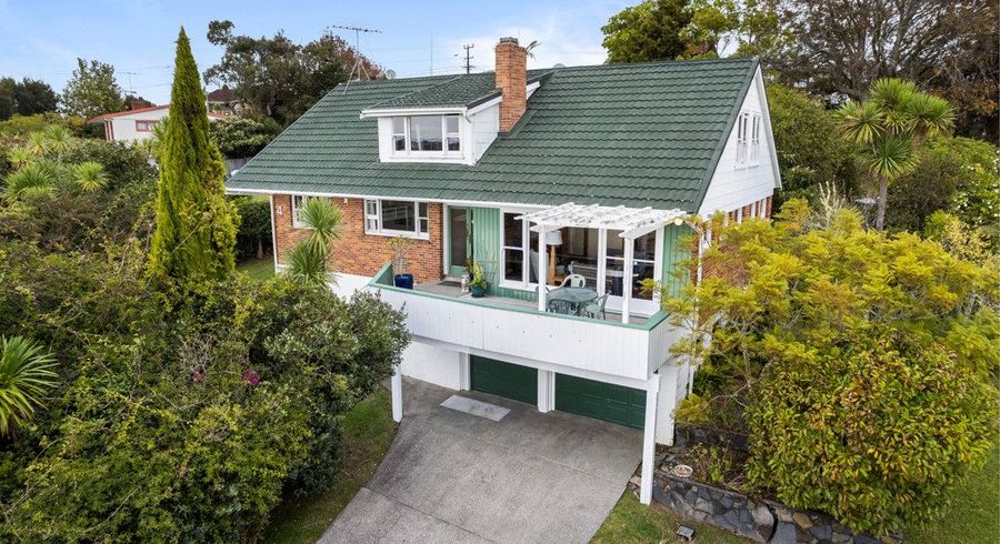  at 4 Alton Avenue, Hillcrest, Auckland
