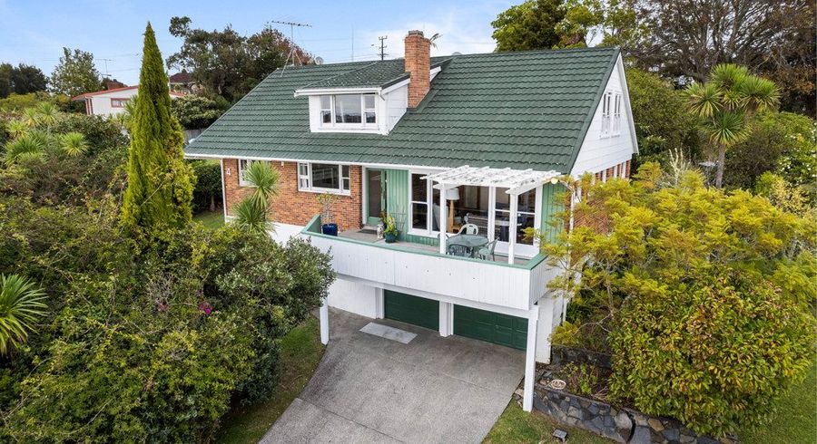  at 4 Alton Avenue, Hillcrest, North Shore City, Auckland