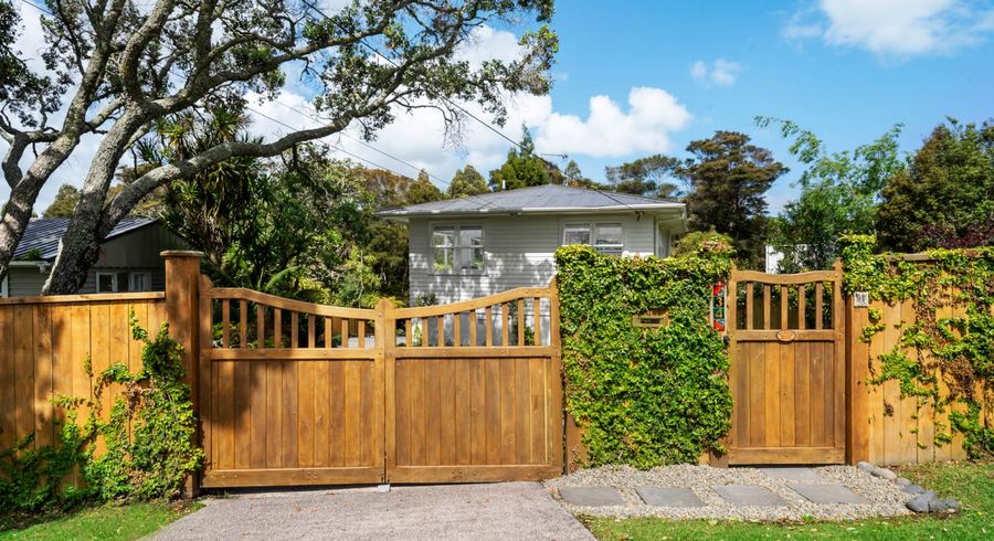  at 34 South Lynn Road, Titirangi, Auckland