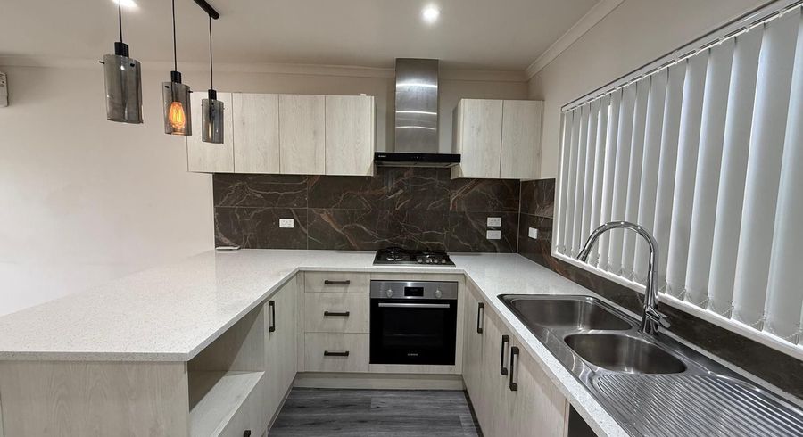  at 2/55 Swaffield Road, Papatoetoe, Manukau City, Auckland