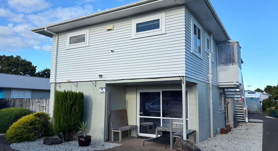  at 105 Lincoln Road, Henderson, Waitakere City, Auckland