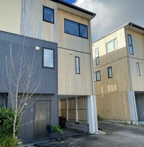  at 4 Pheasant Lane, Hobsonville, Waitakere City, Auckland