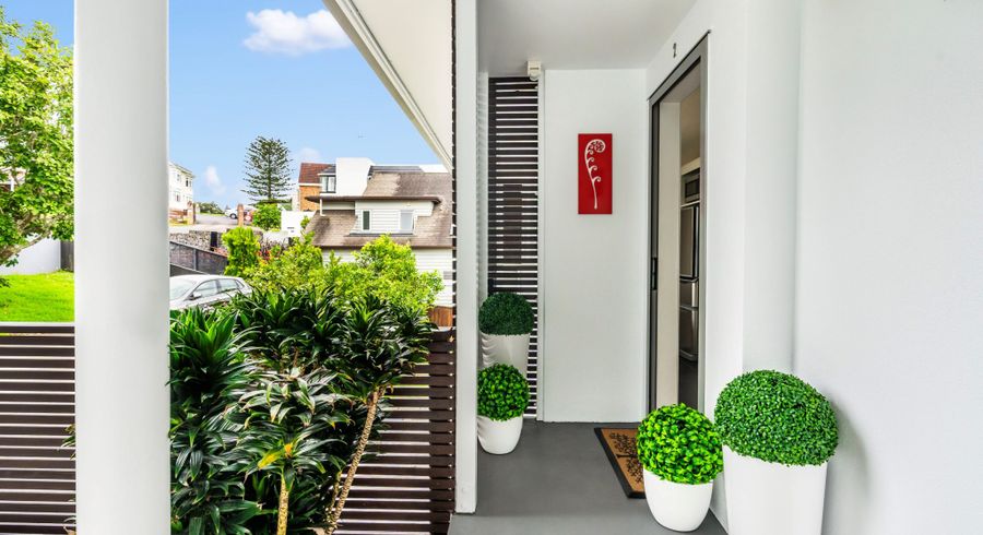  at 2/23 Holgate Road, Kohimarama, Auckland