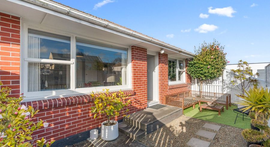  at 5/28 Aikmans Road, Merivale, Christchurch City, Canterbury