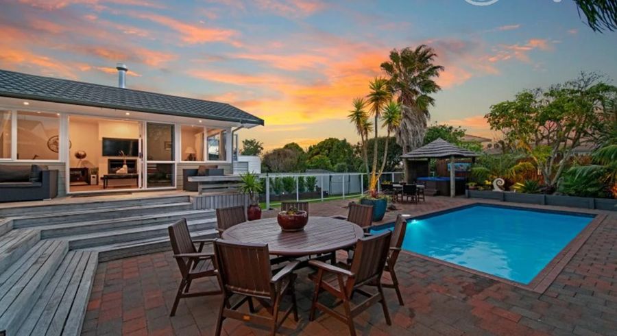  at 2/11 The Anchorage, Sunnyhills, Manukau City, Auckland