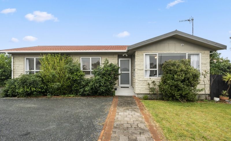  at 2 Hadfield Place, Paraparaumu Beach, Paraparaumu