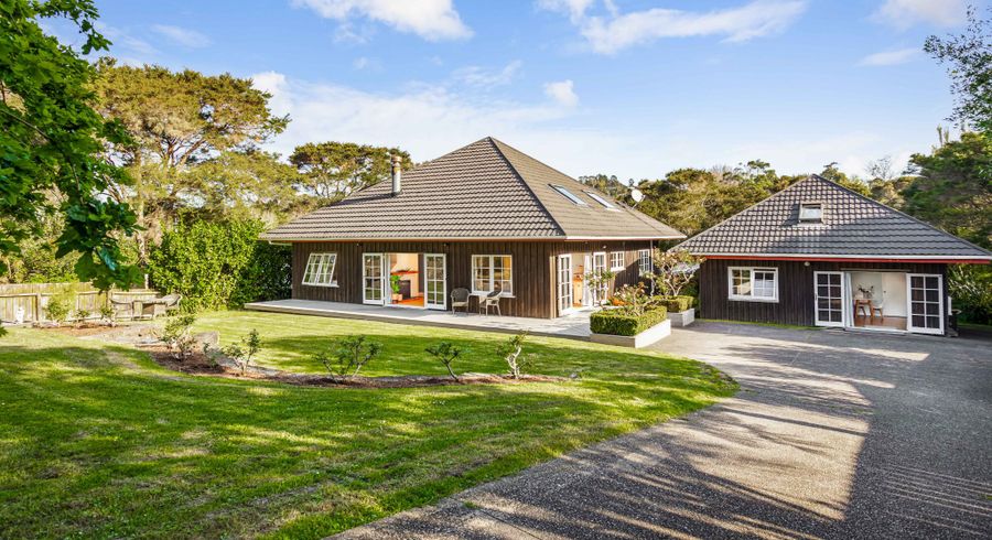  at 137 Brian Crescent, Stanmore Bay, Whangaparaoa