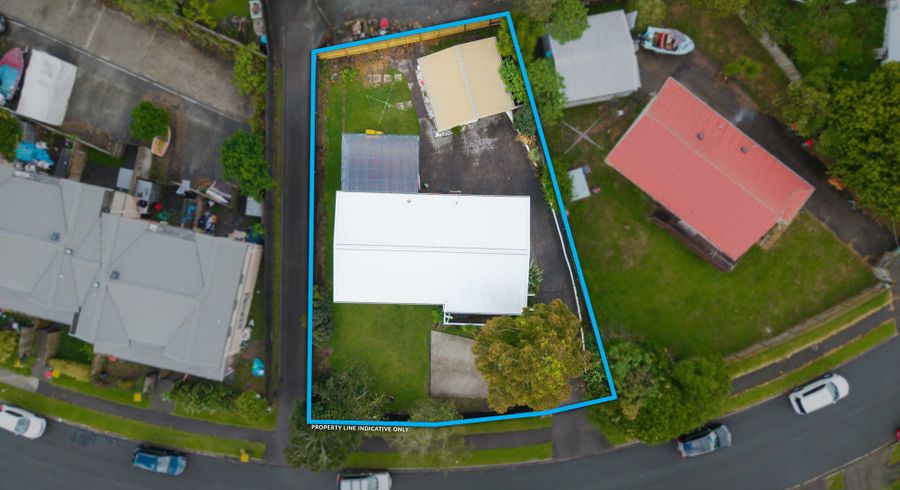  at 5 Taranui Place, Henderson, Waitakere City, Auckland