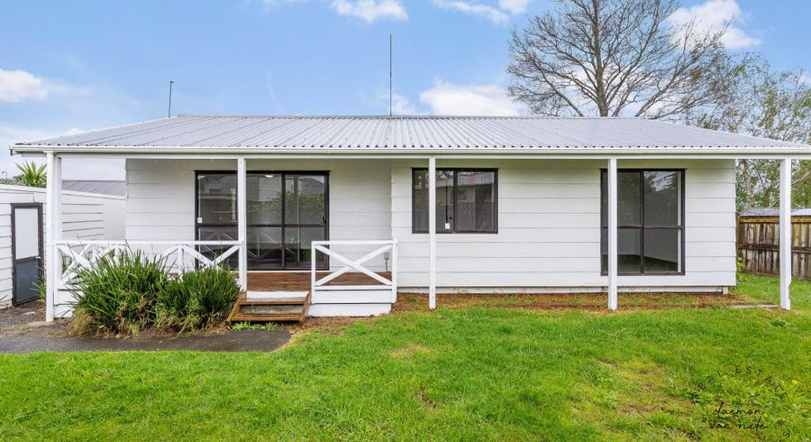  at 2/90 Shifnal Drive, Randwick Park, Manukau City, Auckland