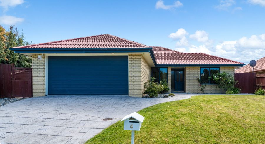  at 4 Shiraz Place, Henderson, Waitakere City, Auckland