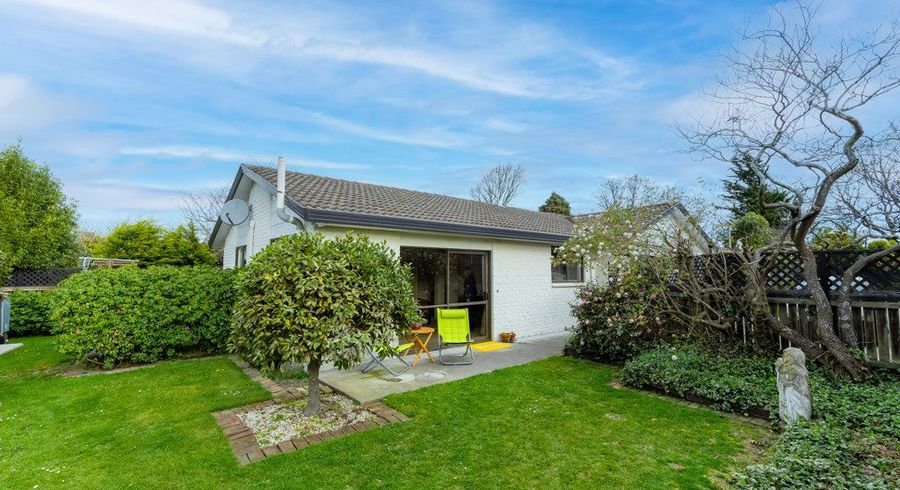  at 2/472 Avonhead Road, Avonhead, Christchurch