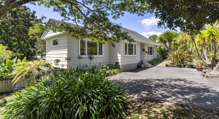  at 92 Candia Road, Henderson Valley, Auckland