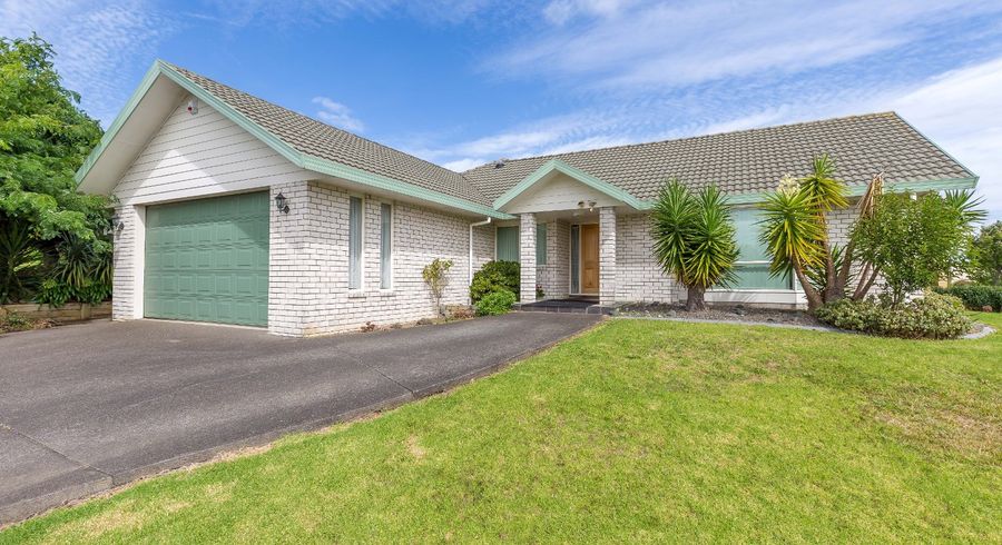  at 12 Faldo Dr, Golflands, Manukau