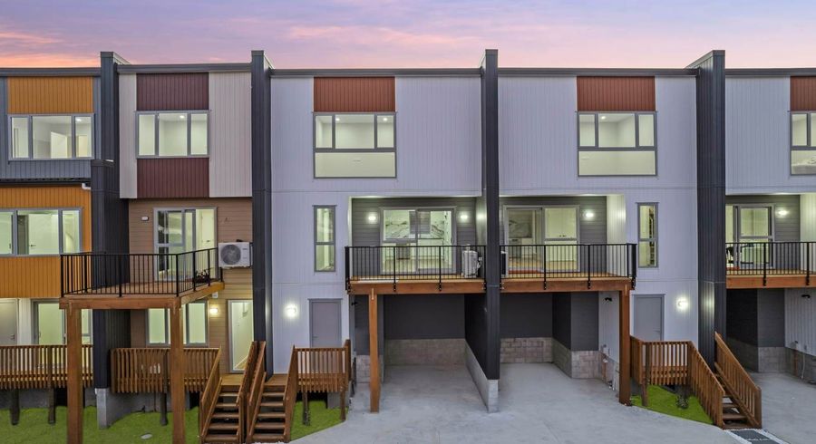  at Lot 4/8 Reeves Avenue, Papatoetoe, Manukau City, Auckland