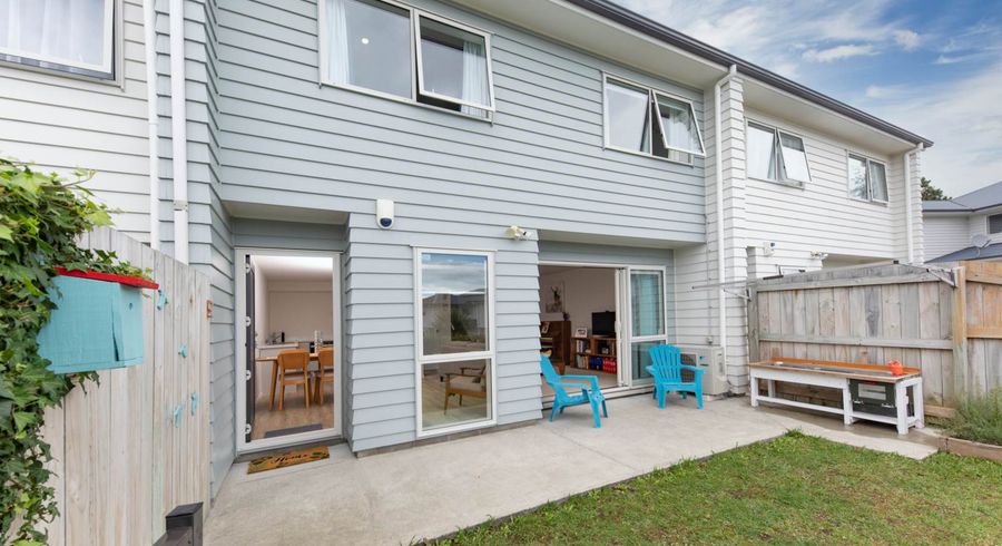  at 19 Apple Orchard Way, Sunnyvale, Auckland