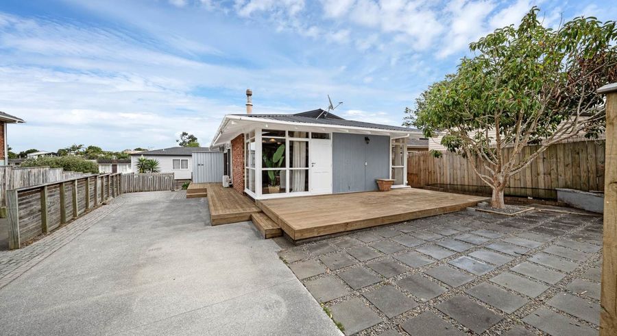  at 33 Andrew Road, Howick, Manukau City, Auckland