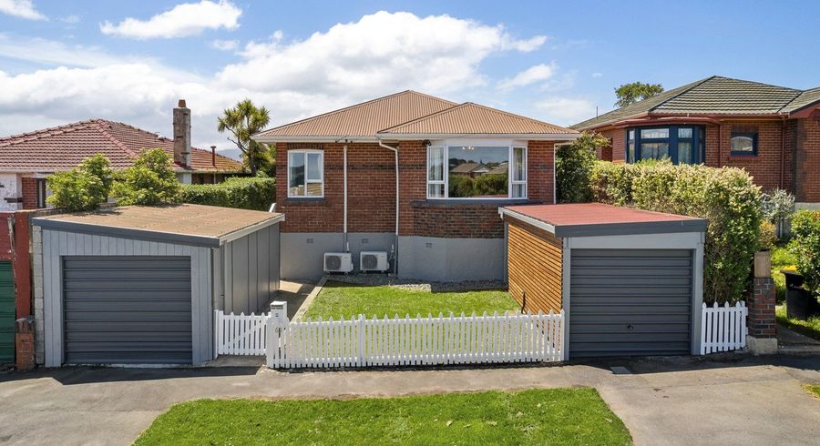  at 61 Riselaw Road, Calton Hill, Dunedin