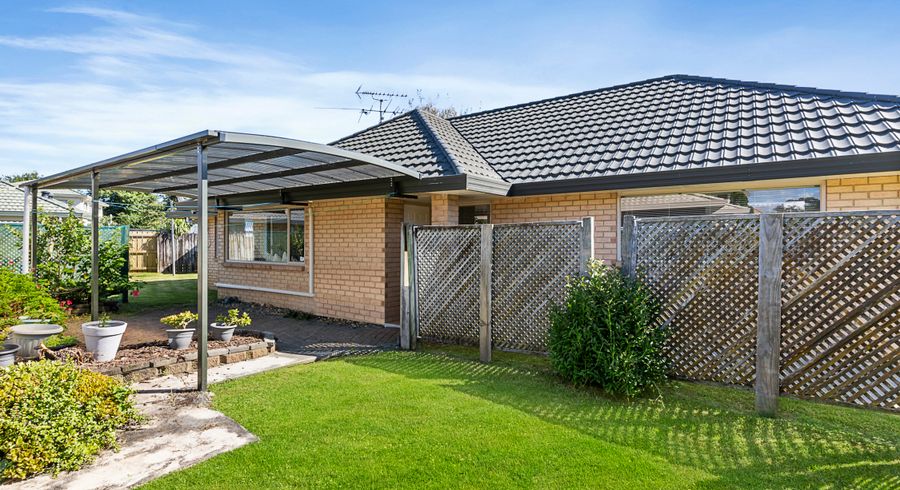  at 9 Regalwood Place, Favona, Auckland