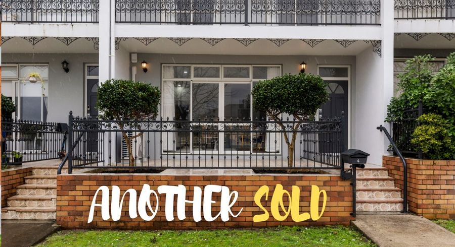  at 4/126 Stancombe Road, Flat Bush, Auckland