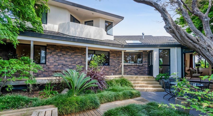  at 15 Del Mar Place, Merrilands, New Plymouth