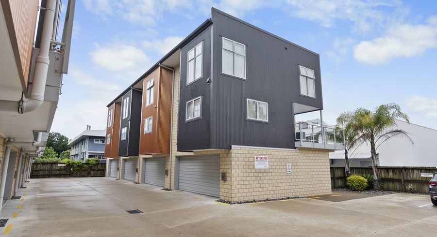  at 4/9 Vialou Street, Hamilton City Central, Hamilton, Waikato