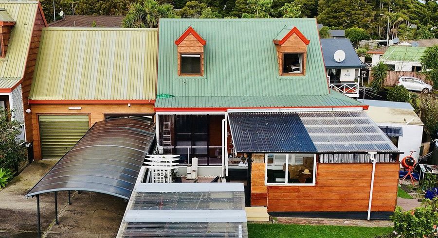  at 2/8 Leven Lane, Totara Heights, Manukau City, Auckland